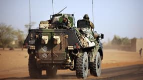 Militaires français à Gao. L'armée française effectue "la phase la plus difficile" de l'opération Serval lancée mi-janvier au Mali pour repousser les djihadistes, a déclaré mercredi le ministre de la Défense Jean-Yves Le Drian au lendemain de la mort du d