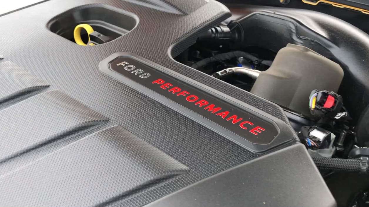 Sous le capot, le moteur 2,3 litres déjà vu sur la Focus RS ou la Mustang EcoBoost.