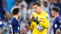 Wojciech Szczesny en discussion avec Lionel Messi lors Pologne-Argentine au Mondial 2022