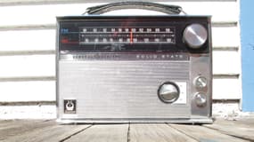 Une vieille radio des années 1970 (illustration)