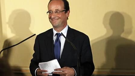 François Hollande estime que la gauche doit respecter l'objectif actuel du gouvernement de réduire les déficits publics dès 2013, alors que le programme socialiste table plutôt sur 2014. "La dette est l'ennemie de la gauche et de la France", explique le c