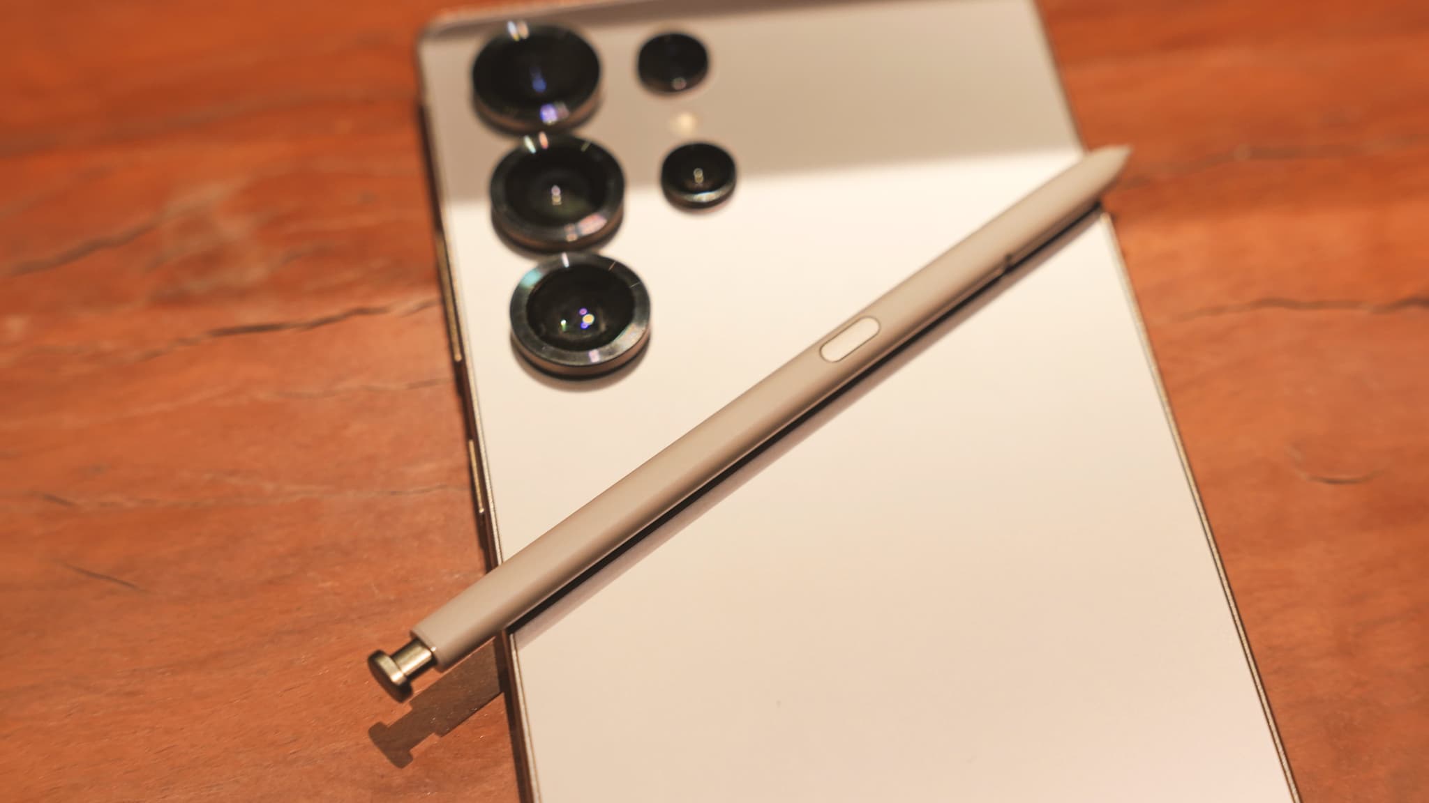 O Samsung Galaxy S25 Ultra ainda tem sua caneta S-Pen O Samsung Galaxy S25 Ultra ainda tem sua caneta S-Pen