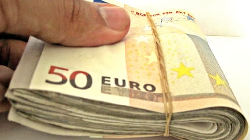 Les hommes étaient en train de s'échanger des coupures de 50 euros (illustration)