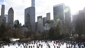 Une patinoire de Central Park, à New York le 25 décembre 2017. AMIR LEVY / GETTY IMAGES NORTH AMERICA / AFP