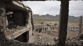 Attentat suicide contre un bâtiment administratif du district de Musaee, au sud de Kaboul. La mission d'assistance des Nations unies en Afghanistan (Manua) a indiqué que 1.462 civils avaient péri lors d'accrochages liés au conflit entre les taliban et la