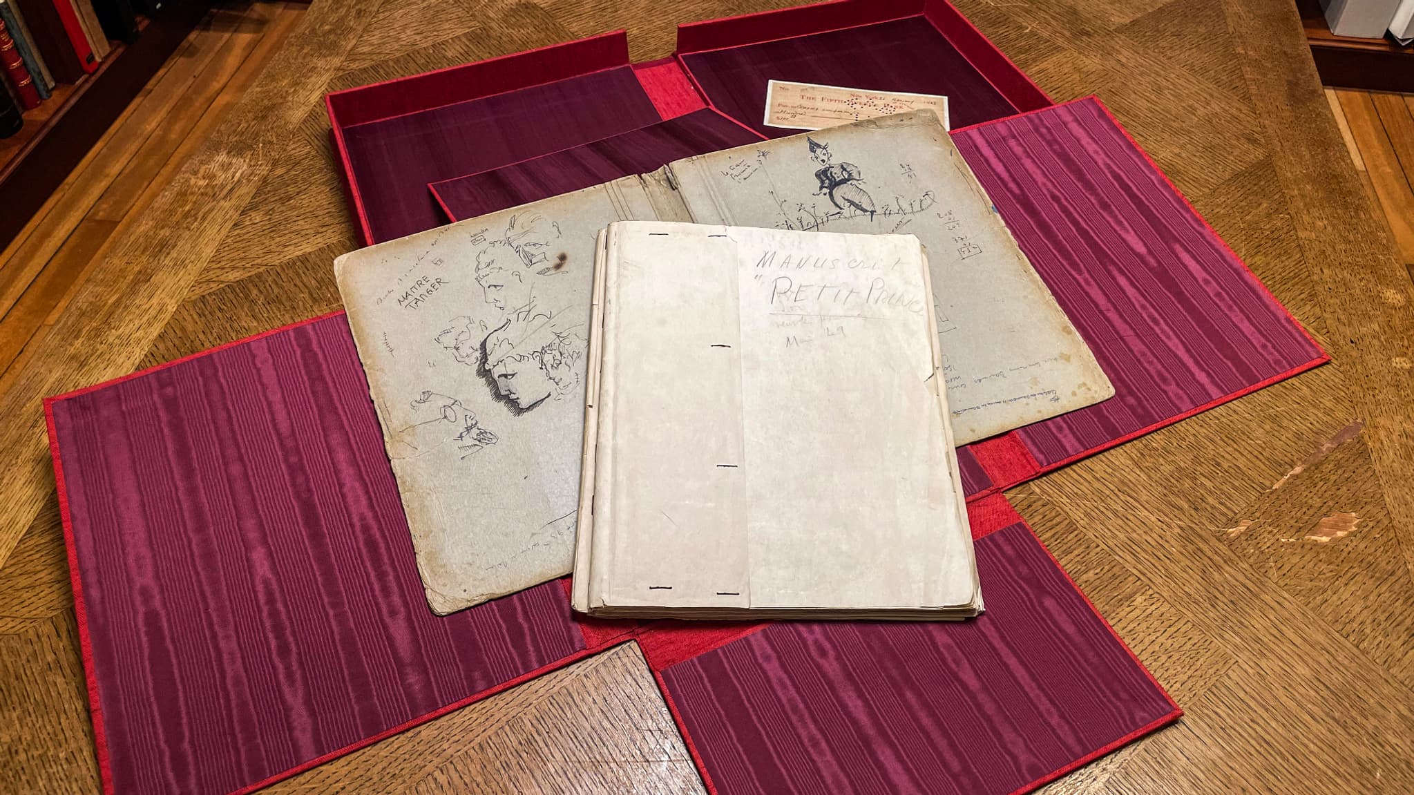 Le tapuscrit du "Petit prince" d'Antoine Saint-Exupéry est mis en vente par une librairie spécialisée londonienne à Abu Dhabi.