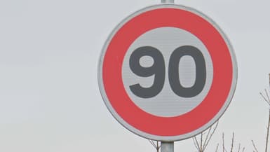 Un panneau 90 km/h (photo d'illustration).