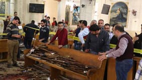 L’intérieur de l'église copte dans la ville de Tanta, après l'attentat qui a fait au moins 22 morts