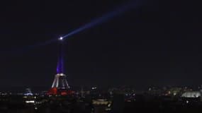 Commémorations du 13-Novembre: la Tour Eiffel s'illumine aux couleurs de la France 