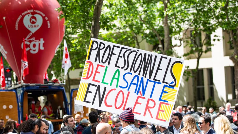 Photo d'illustration - Une manifestation des soignants contre le manque de personnel à l'hôpital à Paris en juin 2022