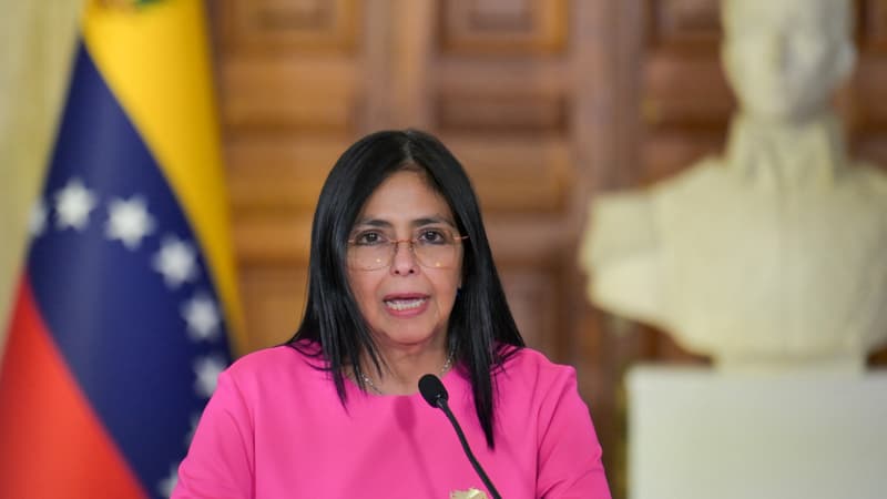 Étudiante en droit en France, fille d'un guerillero... qui est Delcy Rodriguez, la présidente par interim du Venezuela après la capture de Nicolás Maduro?