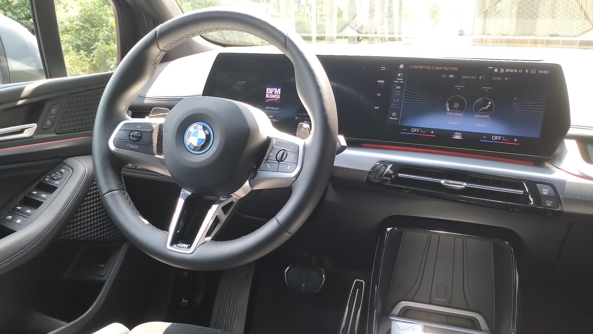 Plastiques de qualité, sièges en cuir/alcatara bien enveloppants et confortables, et beaucoup d’espace aussi bien pour conducteur et passager, sur cet Active Tourer.