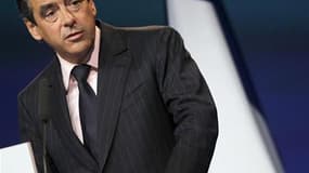 Nicolas Sarkozy a reconduit dimanche François Fillon au poste de Premier ministre et lui a demandé de former un nouveau gouvernement, selon un communiqué de l'Elysée. /Photo prise le 24 septembre 2010/REUTERS/Régis Duvignau
