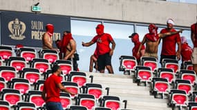 Des hooligans de Cologne dans les tribunes de l'Allianz Riviera