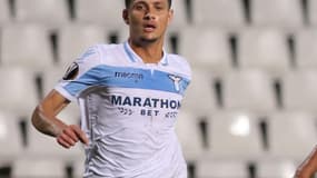 Luiz Felipe, 21 ans, avec le maillot de la Lazio