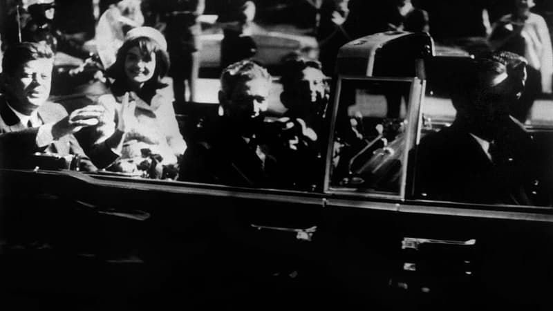 John F. Kennedy et son épouse, Jackie, quelques instants avant son assassinat à Dallas, le 22 novembre 1963.