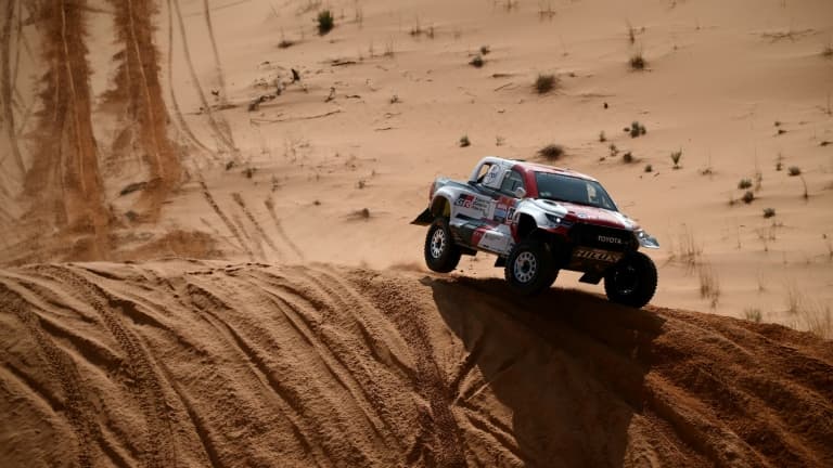 Le Sud-Africain Giniel De Villiers lors de la 3e étape du rallye Dakar  entre al-Artawiya et al-Qaysumah, en Arabie saoudite, le 4 janvier 2022