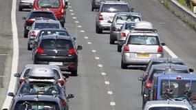 Les immatriculations de voitures neuves ont reculé de 11,4% en août dernier. Celles du groupe Renault ont baissé de 20,6% et celles du groupe PSA Peugeot Citroën de 10,6%. /Photo d'archives/REUTERS/Régis Duvignau