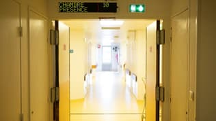 Un couloir de l'unité de soins de l'hôpital AP-HP Paul-Brousse à Villejuif, dans le Val-de-Marne, le 4 juin 2025 (image d'illustration)