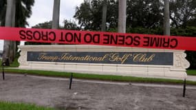 Le 17 septembre 2024, à West Palm Beach, en Floride, le personnel des forces de l'ordre continue d'enquêter sur la zone où les services secrets ont découvert un assassin potentiel de l'ancien président Donald Trump au Trump International Golf Club.