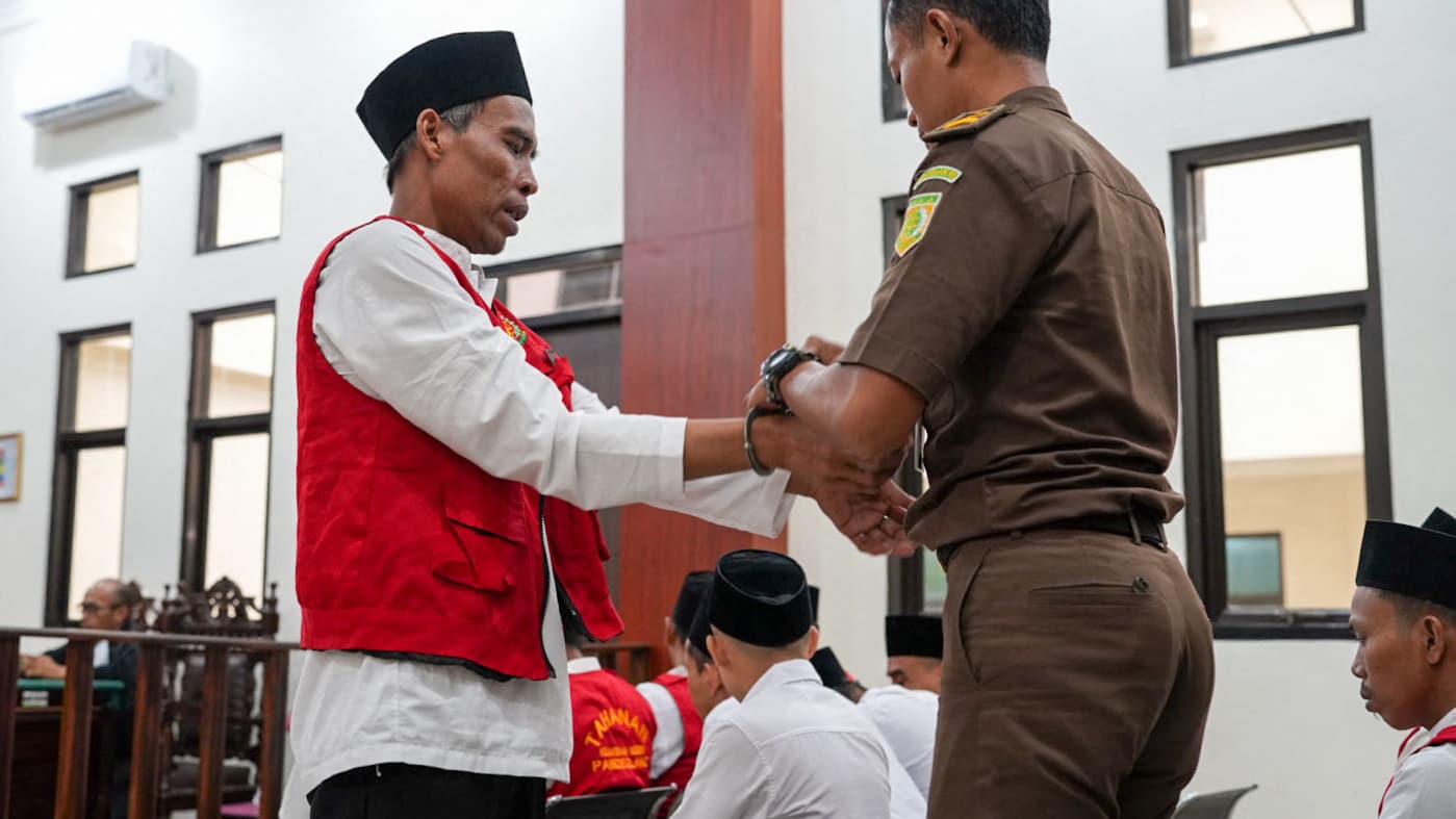 Un homme lors du procès de braconniers, au tribunal de district de Pandeglang, en Indonésie, le 12 février 2025. Un homme lors du procès de braconniers, au tribunal de district de Pandeglang, en Indonésie, le 12 février 2025.