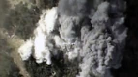 Bombardement lors d'une frappe russe en Syrie dans la province de Latakia. 
Mardi 13 octobre 2015