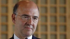 La France aura besoin de sept à dix milliards d'euros d'économies supplémentaires pour atteindre son objectif de déficit budgétaire en 2012, estime le ministre de l'Economie et des Finances Pierre Moscovici. /Photo prise le 13 juin 2012/REUTERS/Gonzalo Fu