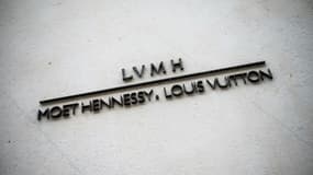 LVMH n'a réagi pour le moment qu'en donnant des fonds à la Croix-Rouge. 