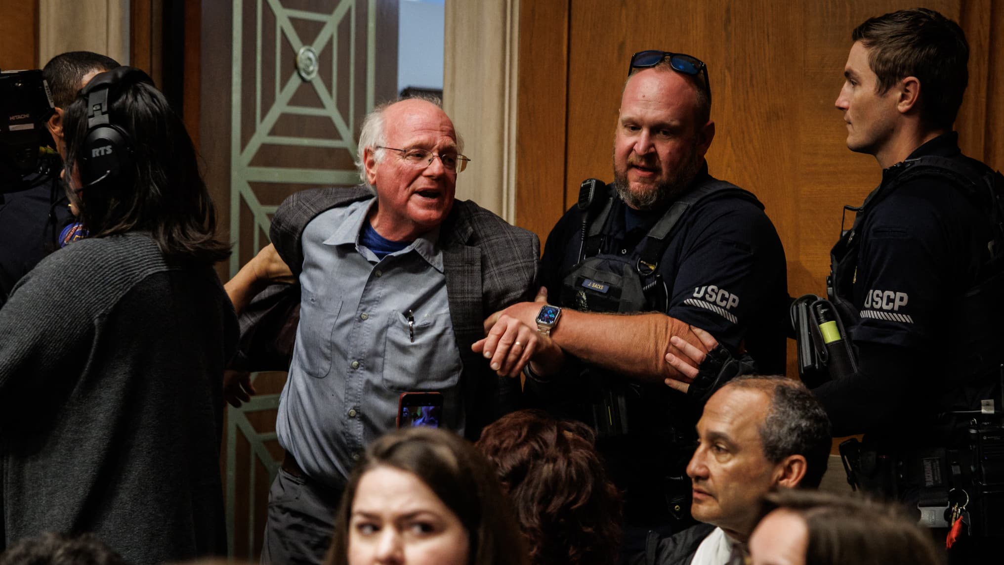 Protestation enflammée au Congrès : Le cofondateur de Ben & Jerry's expulsé après une accusation choc sur le financement des bombes à Gaza