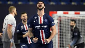 L'arrière du Paris-SG, Elohim Prandi, exulte après la victoire en petite finale de la Ligue des champions contre le club hongrois Telekom Veszprem, à Cologne, le 29 décembre 2020