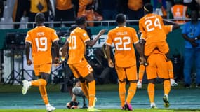 La Côte d'Ivoire célèbre son but contre le Sénégal en hutièmes de finale de la CAN