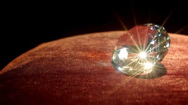 Un diamant dans une vitrine (illustration)