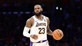 La star des Lakers LeBron James face à Denver le 2 mars 2024 