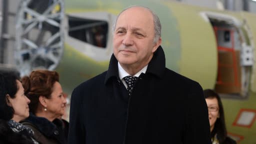 Le ministre des Affaires étrangères Laurent Fabius en visite en Chine le 24 février 2014