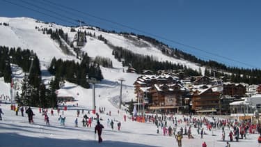 Il est "trop tôt" pour dire si les stations de ski pourront ouvrir pendant les vacances de Noël, a déclaré la ministre du Travail, Elisabeth Borne