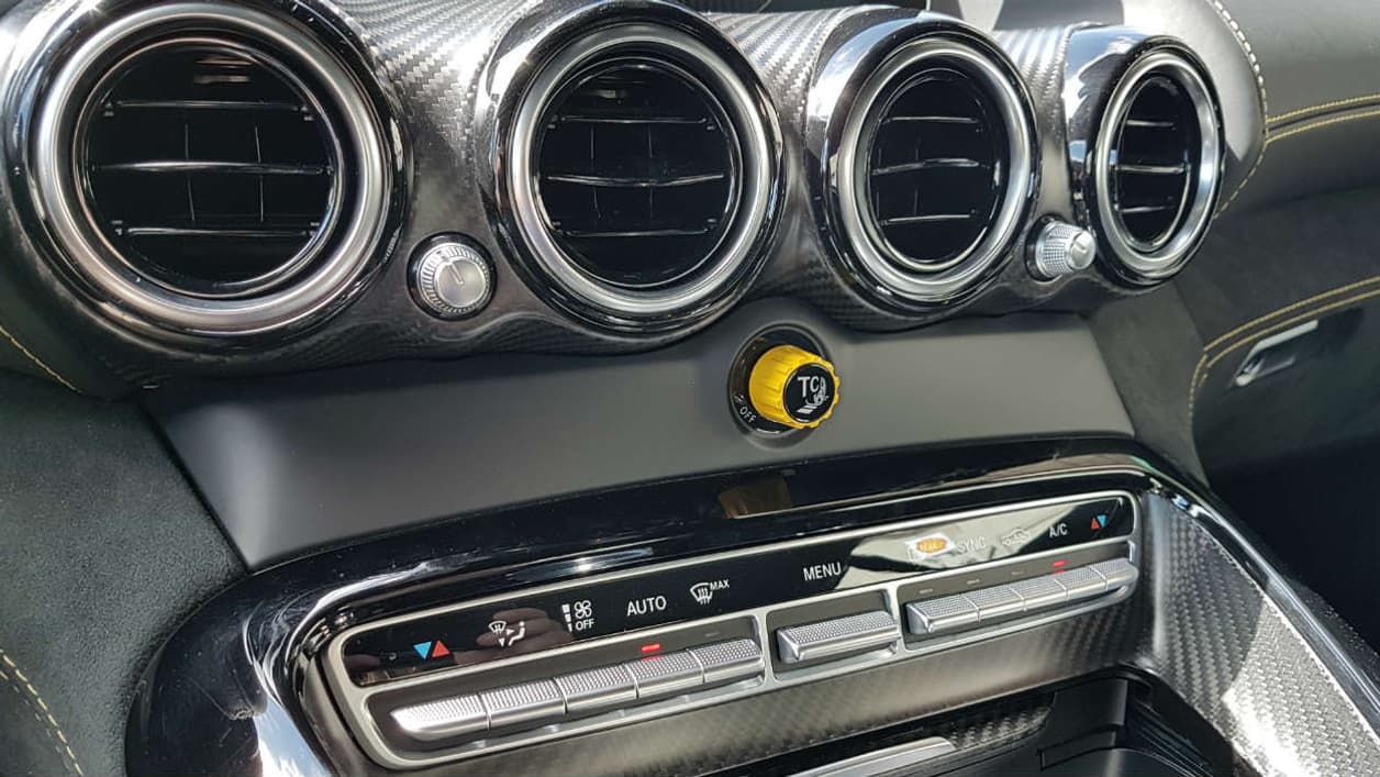 Que se cache-t-il derrière ce petit bouton jaune ?
