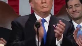 Donald Trump s’applaudit… lui-même à l’occasion de son discours devant le Congrès