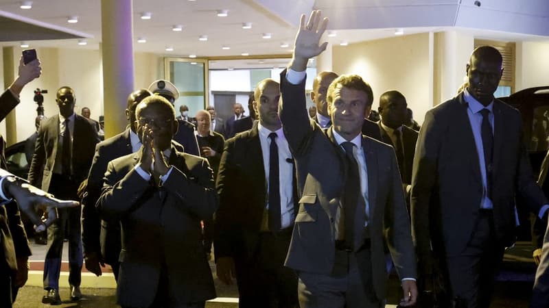 Emmanuel Macron est arrivé au Cameroun, première étape d'une tournée en Afrique