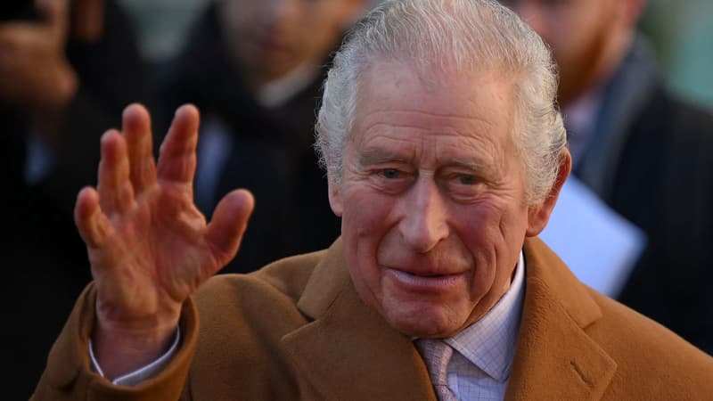 Le roi Charles III à Luton, le 6 décembre 2022.