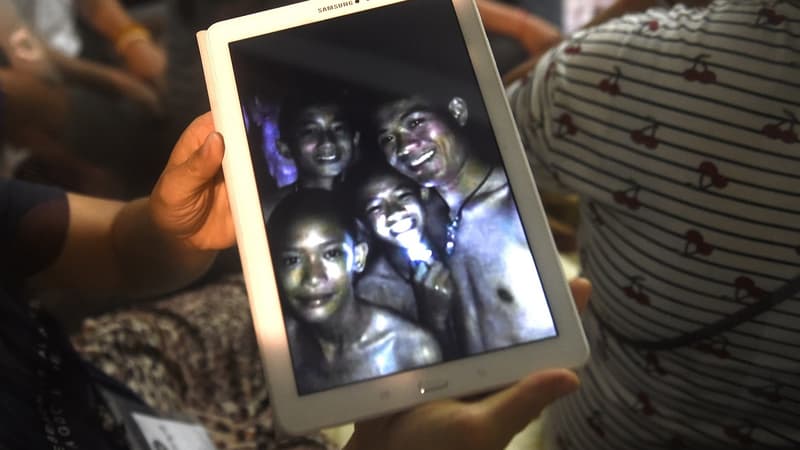 Les enfants thaïlandais coincés dans la grotte