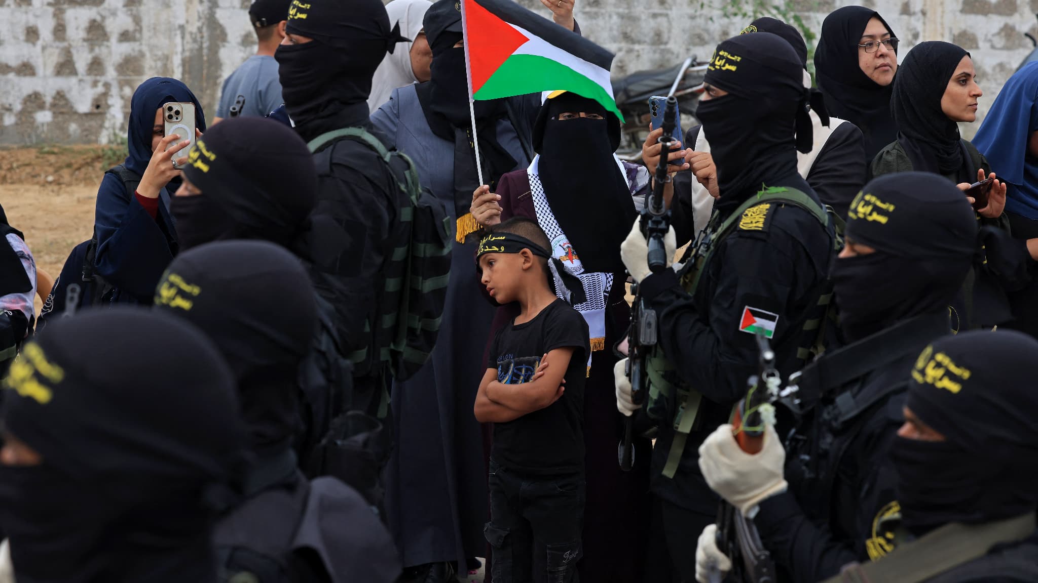 Des militants palestiniens du mouvement Jihad islamique participent à un défilé militaire anti-israélien marquant le 36e anniversaire de la fondation du mouvement dans la ville de Gaza, le 4 octobre 2023.