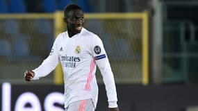 Le défenseur français du Real Madrid, Ferland Mendy, lors du 8e de finale aller de la Ligue des champions contre l'Atalanta, à Bergame, le 24 février 2021