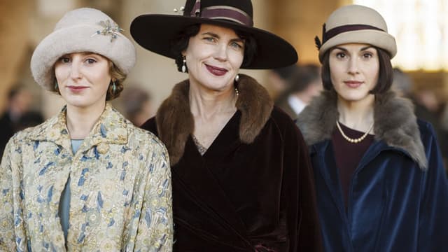 Elizabeth McGovern, Michelle Dockery et Laura Carmichael, dans la peau des héroïnes de "Downton Abbey". 