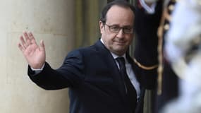 François Hollande devant l'Elysée le 26 avril 2016.