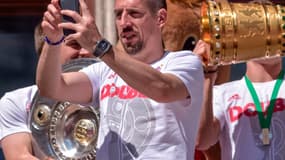 Franck Ribéry fête l'un de ses nombreux titres avec le Bayern en Bundesliga.