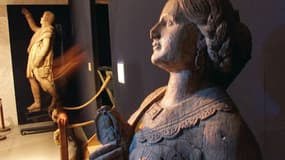 Une figure de proue est exposée, le 21 juin 2002, au Musée maritime de l'île de Tatihou, située au large de Saint-Vaast-La-Hougue.