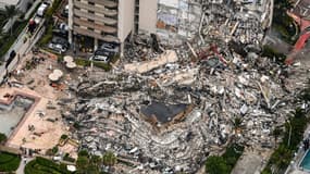 Après l'effondrement d'un immeuble à Surfside, en Floride, le 24 juin 2021