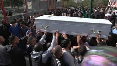 Plusieurs centaines de personnes se sont rassemblées aux obsèques de Nessim Ramdane ce mardi 8 octobre dans le 14e arrondissement de Marseille. 
