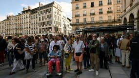 Rassemblement à Bayonne, le 4 août 2023, pour protester contre la violence après le décès d'un homme mortellement  agressé lors des fêtes de la ville fin juillet