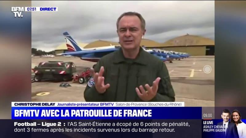 Christophe Delay s'apprête à embarquer avec un pilote de la patrouille de France qui défilera le 14-Juillet